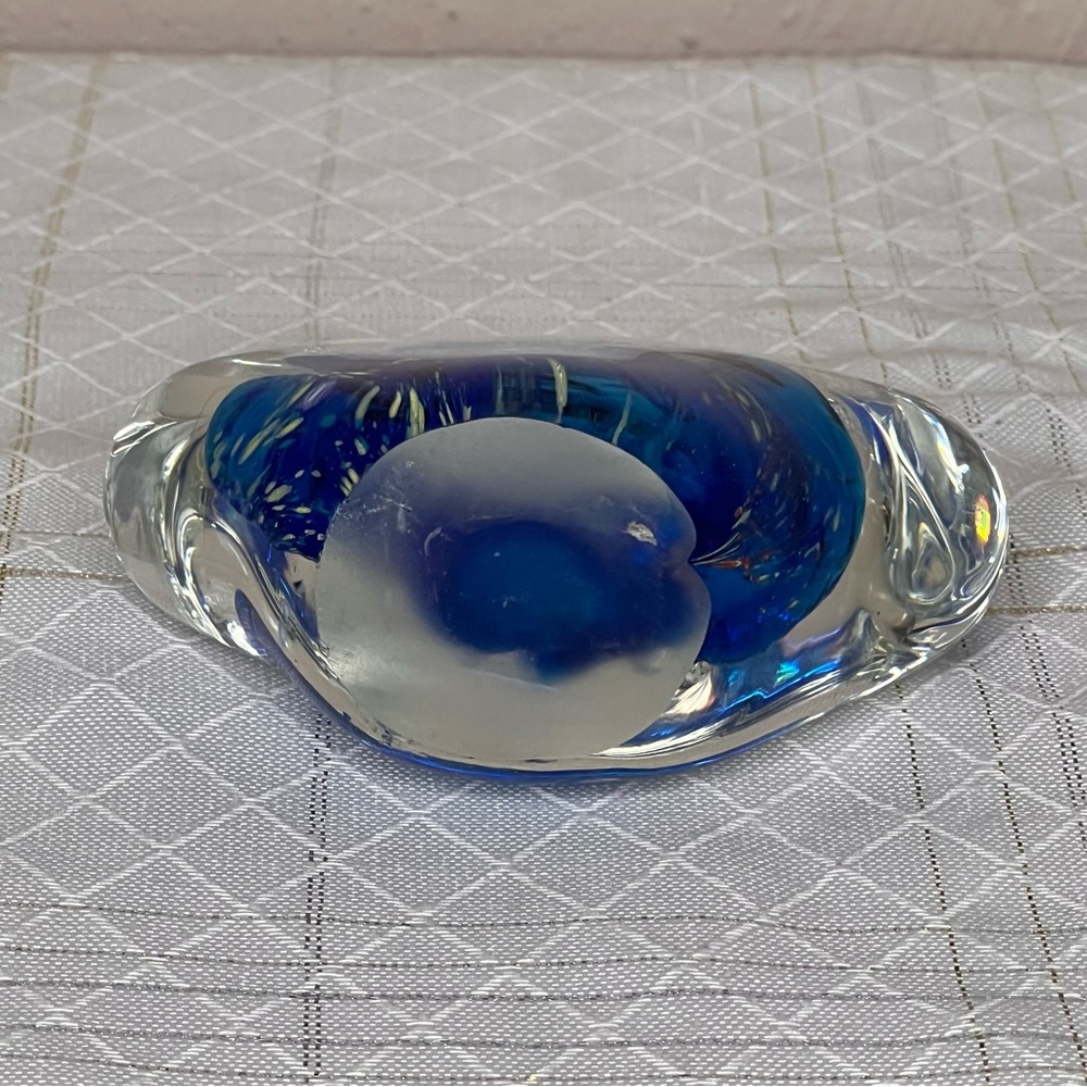 MCM Vintage Glass Paperweight Shell Shaped Fish Aquarium blue - Picture 6 of 6
